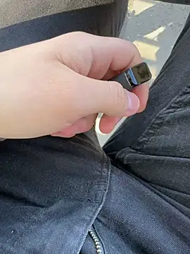 Snapshot of kareem0010 chatting on 6, 3, 2025 kareem0010 online show from 6, 3, 2025