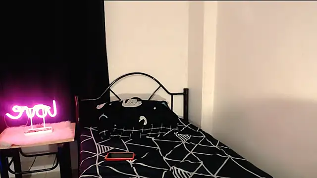 Snapshot of Nathalie_Heartxoxo69 chatting on 7, 2, 2026 Nathalie Heartxoxo69 online show from 7, 2, 2026