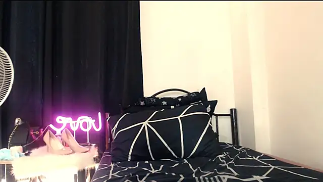 Snapshot of Nathalie_Heartxoxo69 chatting on 27, 2, 2026 Nathalie Heartxoxo69 online show from 27, 2, 2026