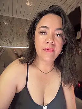 Snapshot of Bella_fournier chatting on 8, 3, 2026 Bella fournier online show from 8, 3, 2026