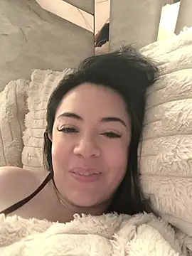 Snapshot of Bella_fournier chatting on 3, 4, 2026 Bella fournier online show from 3, 4, 2026