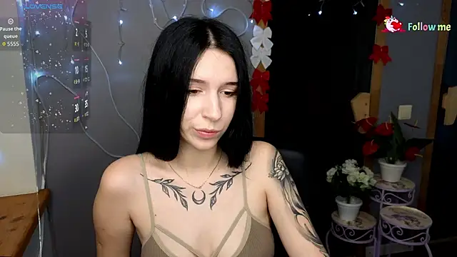 Snapshot of KarolinaBlacks chatting on 5, 12, 2025 KarolinaBlacks online show from 5, 12, 2025