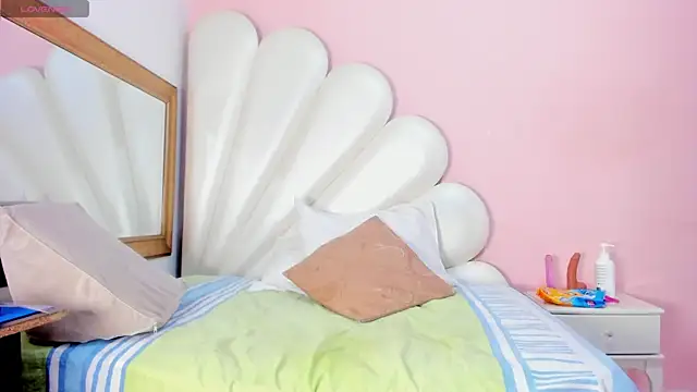 Snapshot of Ally_Parkeer_ chatting on 8, 2, 2025 Ally Parkeer online show from 8, 2, 2025