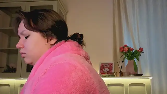 Snapshot of Alisia_Mars chatting on 9, 3, 2026 Alisia Mars online show from 9, 3, 2026