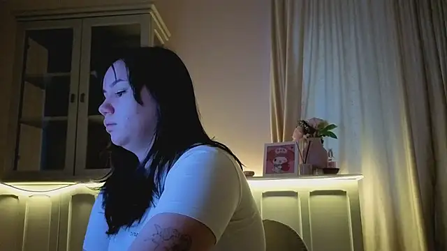 Snapshot of Alisia_Mars chatting on 25, 3, 2026 Alisia Mars online show from 25, 3, 2026