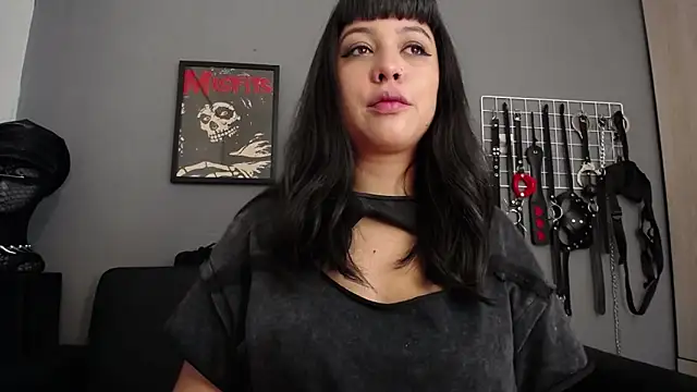 Carla Phoenix online show from 9, 5, 2026