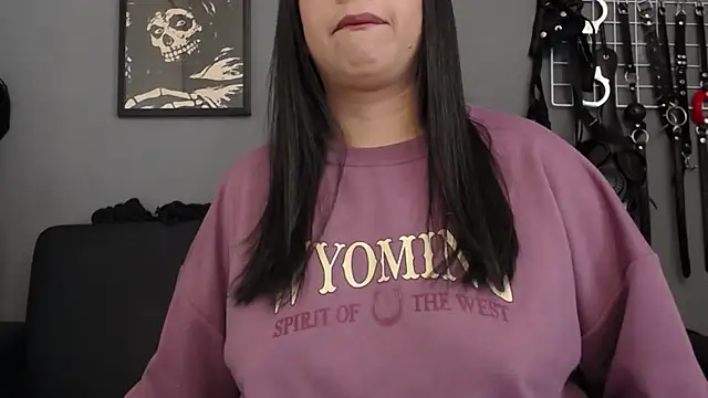 Carla Phoenix online show from 3, 7, 2026