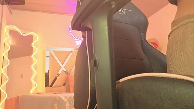 Laylafoxy tay online show from 25, 10, 2025