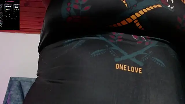 Snapshot of aliciarobinsXXX chatting on 18, 9, 2025 aliciarobinsXXX online show from 18, 9, 2025