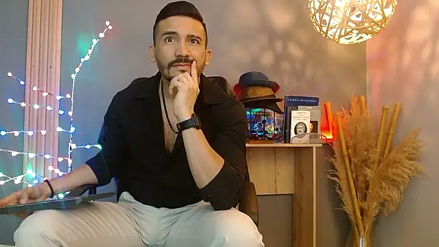 Reiko 85  online show from 15, 3, 2026