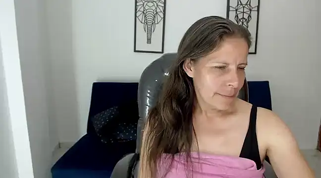 Snapshot of Milf_karlye chatting on 6, 12, 2024 Milf karlye online show from 6, 12, 2024
