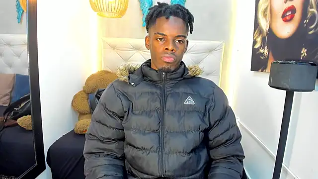 Snapshot of royce_ebony chatting on 18, 3, 2026 royce ebony online show from 18, 3, 2026