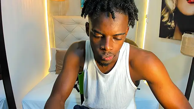 Snapshot of royce_ebony chatting on 29, 4, 2026 royce ebony online show from 29, 4, 2026