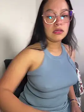 Snapshot of Liulee chatting on 14, 12, 2025 Liulee online show from 14, 12, 2025