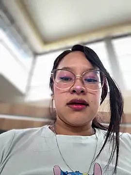 Snapshot of Liulee chatting on 16, 12, 2025 Liulee online show from 16, 12, 2025