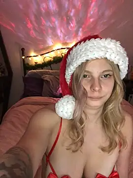 Snapshot of littleserina chatting on 11, 12, 2024 littleserina online show from 11, 12, 2024