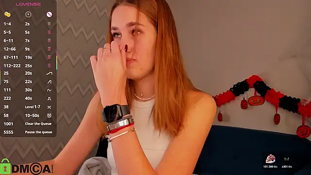 Jennifer Wadee online show from 30, 10, 2025