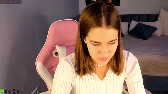 Jennifer Wadee online show from 6, 2, 2026