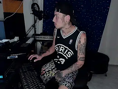 Snapshot of patrik_tattoo_ chatting on 6, 12, 2024 patrik tattoo online show from 6, 12, 2024