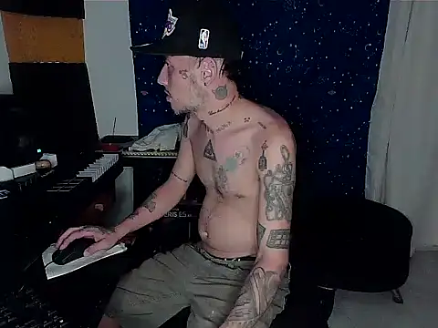 Snapshot of patrik_tattoo_ chatting on 28, 12, 2024 patrik tattoo online show from 28, 12, 2024