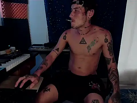 Snapshot of patrik_tattoo_ chatting on 4, 3, 2025 patrik tattoo online show from 4, 3, 2025