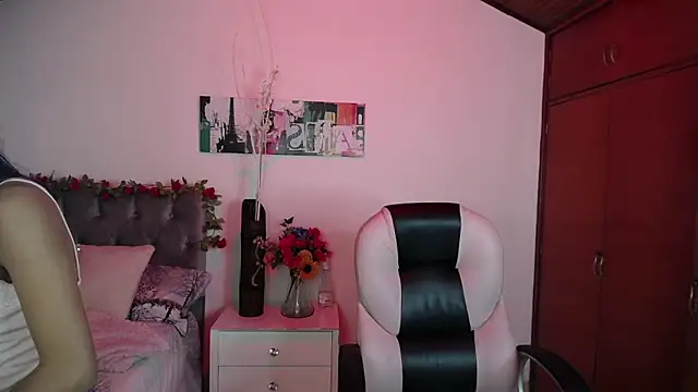 Snapshot of Kitty_Pam chatting on 31, 12, 2024 Kitty Pam online show from 31, 12, 2024