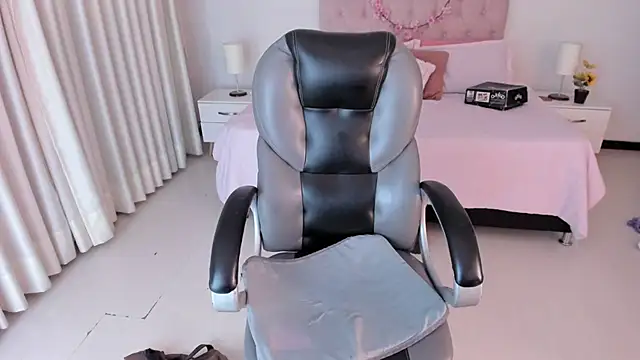 Snapshot of Kitty_Pam chatting on 27, 2, 2025 Kitty Pam online show from 27, 2, 2025