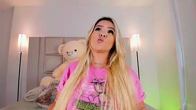 Snapshot of saraamiller_ chatting on 27, 2, 2026 saraamiller online show from 27, 2, 2026