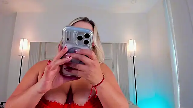 Snapshot of saraamiller_ chatting on 5, 3, 2026 saraamiller online show from 5, 3, 2026