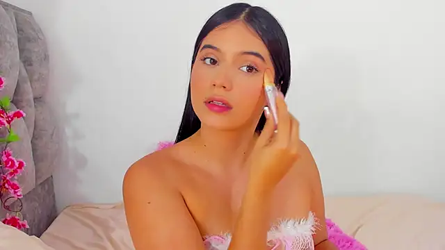 Snapshot of adhara__evanss chatting on 13, 12, 2024 adhara  evanss online show from 13, 12, 2024