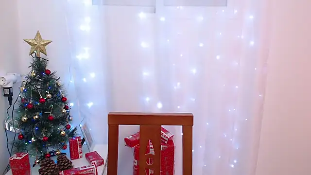 Snapshot of Genesisgems11_ chatting on 13, 12, 2024 Genesisgems11  online show from 13, 12, 2024