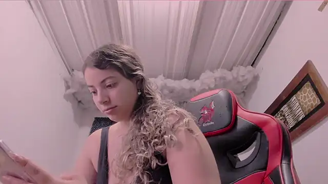 Lauu G online show from 17, 9, 2025