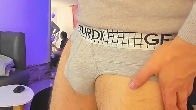 Snapshot of _tatho_perovich_ chatting on 24, 12, 2024 tatho perovich online show from 24, 12, 2024