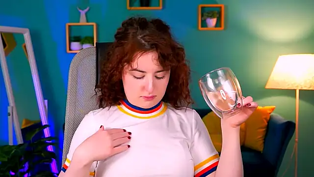 AnnTerry  online show from 21, 2, 2025