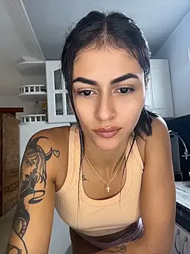 Snapshot of emilie_xx_ chatting on 4, 5, 2026 emilie xx online show from 4, 5, 2026