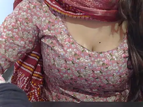 Snapshot of cutie-taara chatting on 16, 1, 2025 cutie-taara online show from 16, 1, 2025