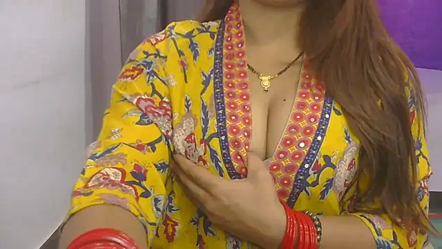 Snapshot of cutie-taara chatting on 14, 10, 2025 cutie-taara online show from 14, 10, 2025