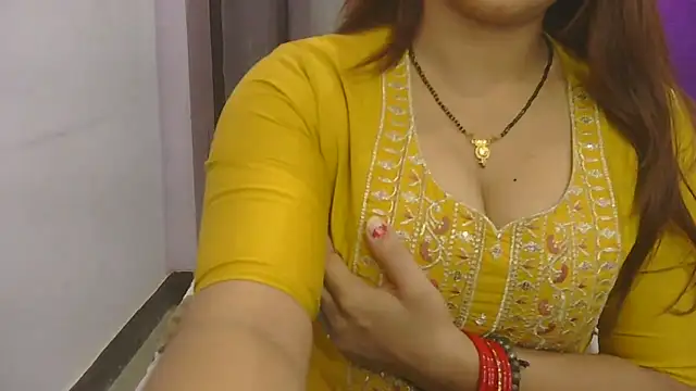 Snapshot of cutie-taara chatting on 18, 10, 2025 cutie-taara online show from 18, 10, 2025