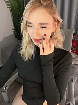 Snapshot of Eva_Millss chatting on 14, 12, 2024 Eva Millss online show from 14, 12, 2024