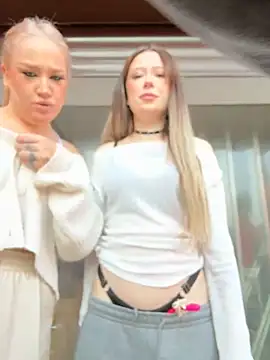 Snapshot of Eva_Millss chatting on 9, 11, 2025 Eva Millss online show from 9, 11, 2025