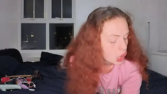 Snapshot of ENGLISHEMILY_69 chatting on 3, 4, 2026 ENGLISHEMILY 69 online show from 3, 4, 2026