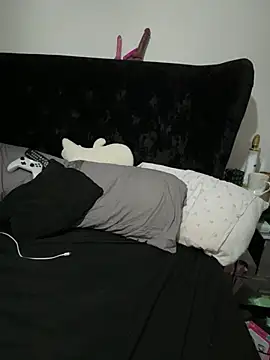 Snapshot of curvybabesx1 chatting on 12, 12, 2024 curvybabesx1 online show from 12, 12, 2024