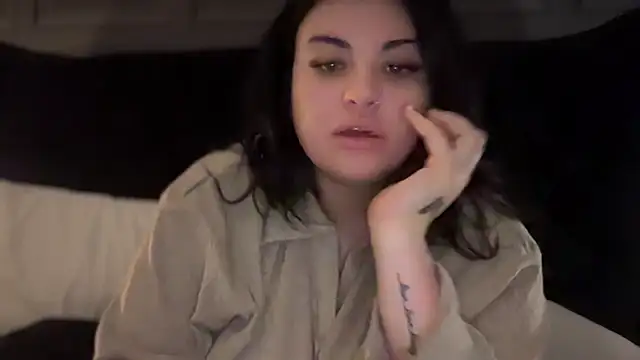 Snapshot of curvybabesx1 chatting on 15, 10, 2025 curvybabesx1 online show from 15, 10, 2025