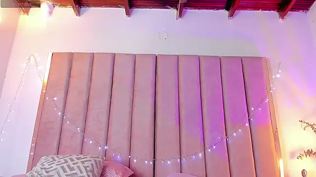 Snapshot of VICTORIA_RASH chatting on 22, 1, 2025 VICTORIA RASH online show from 22, 1, 2025