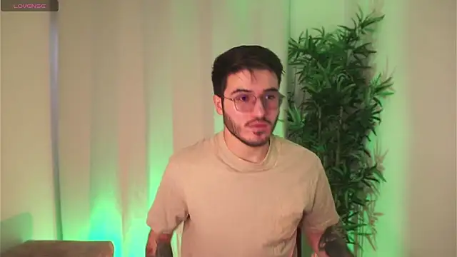 Tony Wylie online show from 13, 4, 2026