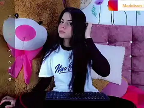 Snapshot of Madisson_Ivanova chatting on 2, 12, 2024 Madisson Ivanova online show from 2, 12, 2024