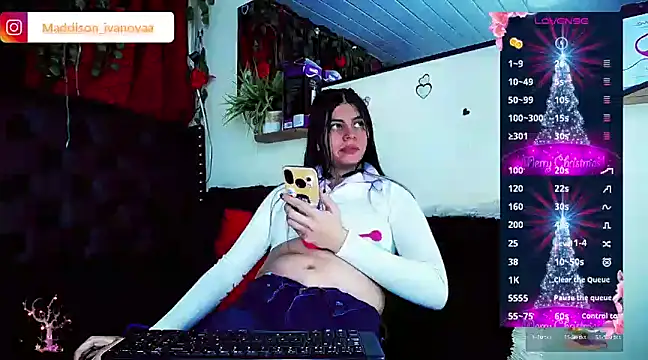 Snapshot of Madisson_Ivanova chatting on 7, 12, 2024 Madisson Ivanova online show from 7, 12, 2024
