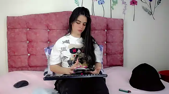 Snapshot of Madisson_Ivanova chatting on 14, 12, 2024 Madisson Ivanova online show from 14, 12, 2024