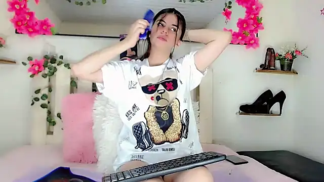 Snapshot of Madisson_Ivanova chatting on 16, 1, 2025 Madisson Ivanova online show from 16, 1, 2025
