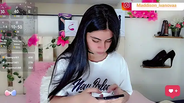 Snapshot of Madisson_Ivanova chatting on 18, 1, 2025 Madisson Ivanova online show from 18, 1, 2025